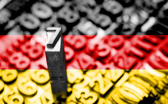 Nummer 7 vor deutscher Flagge